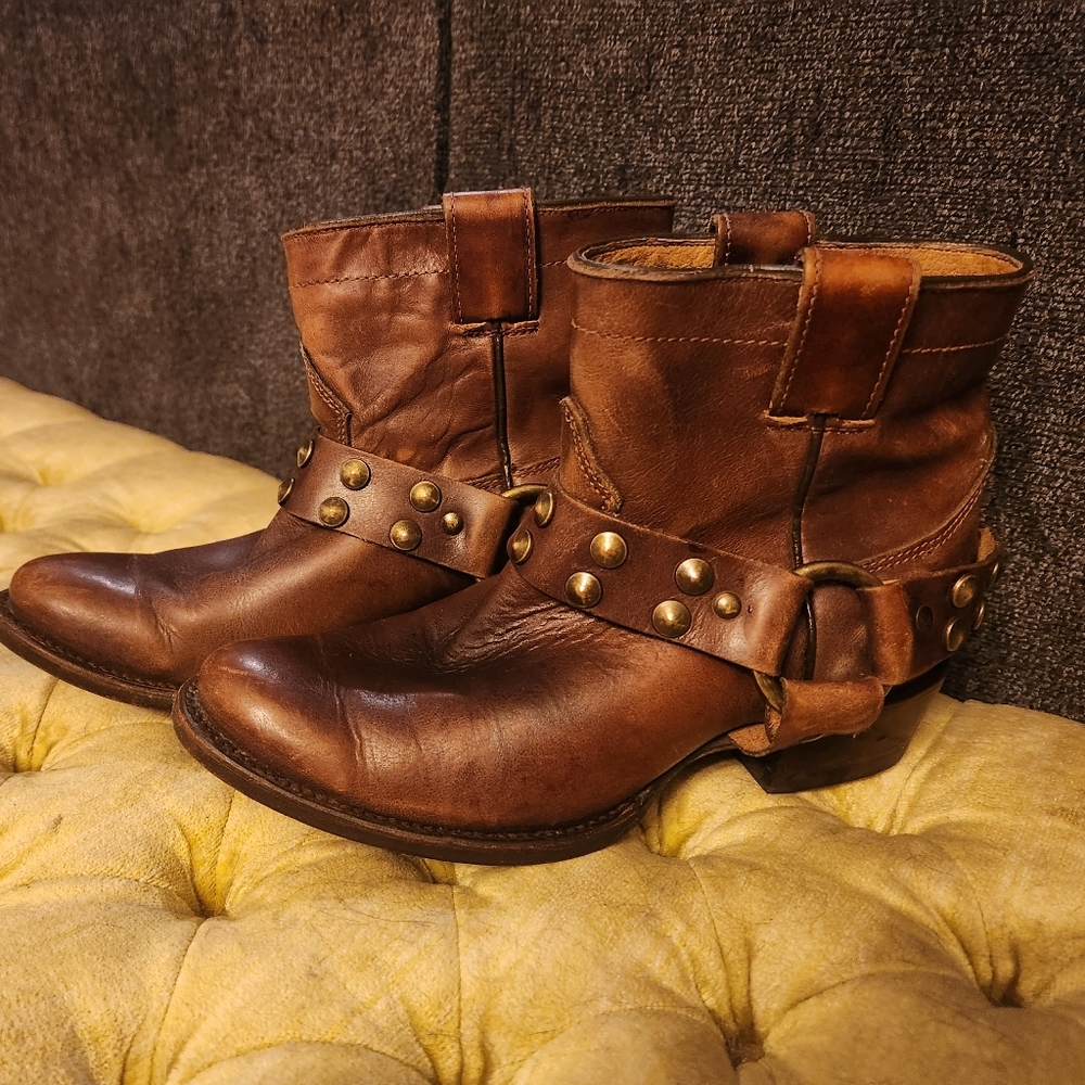 Cuadra Brown Leather Booties
